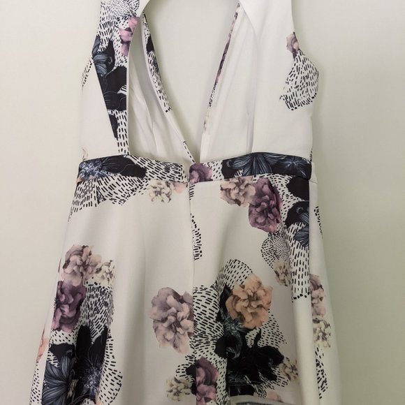 White Floral Romper - Picture 7 of 10